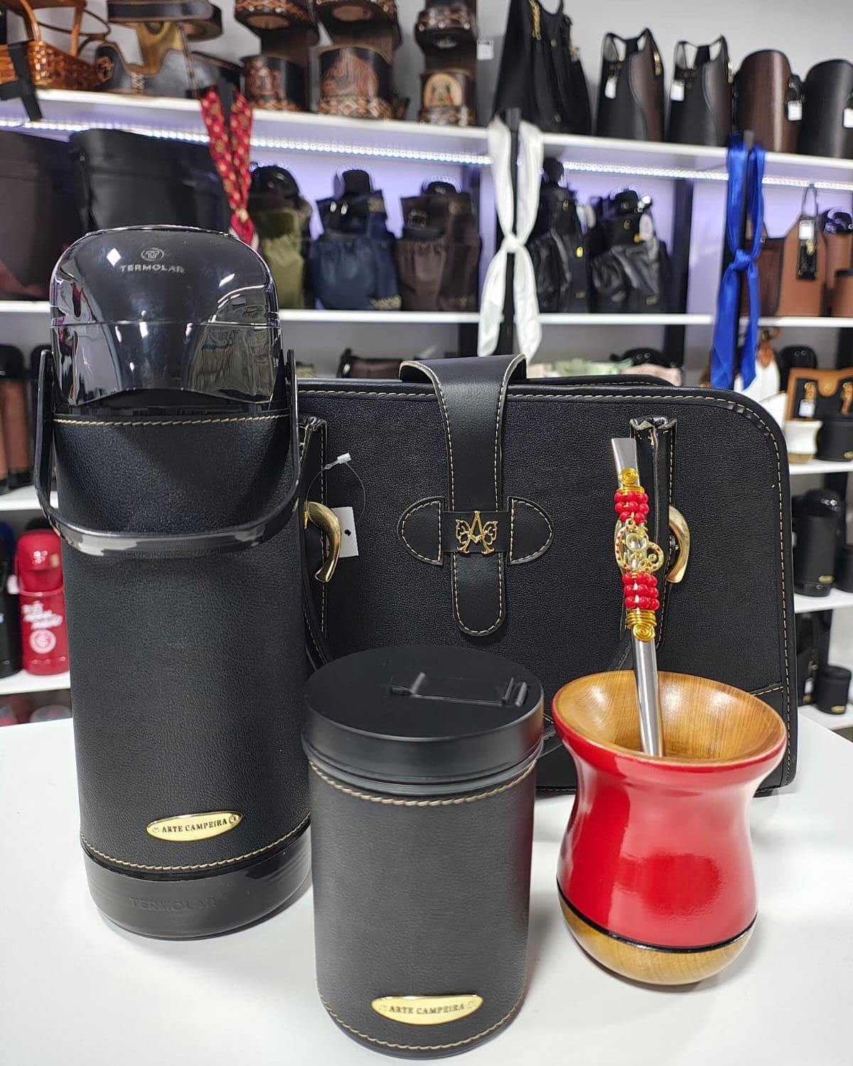 Kit de chimarrão com térmica encapada, mateira e cuia personalizada